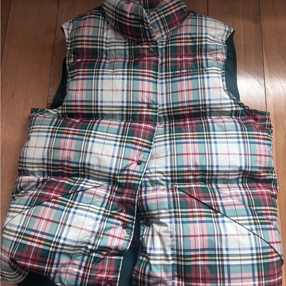 L.L. Bean Green Puffer Vest with Plaid Lining - Picture 1 of 2